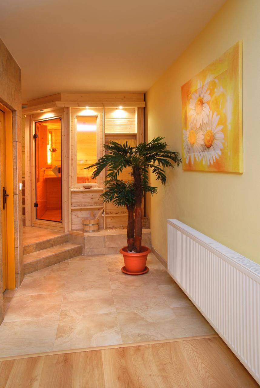 Hotel Bila Ruze Písek Exterior foto