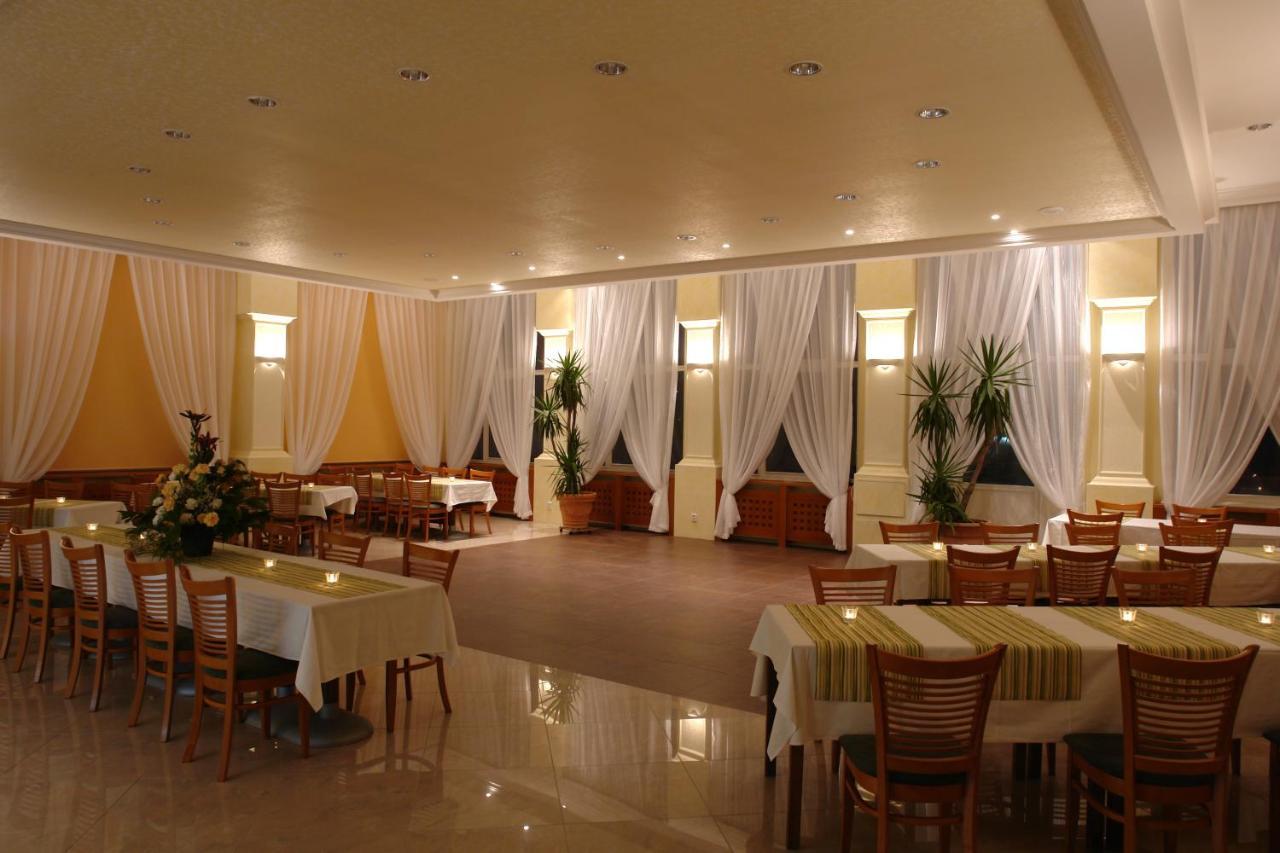 Hotel Bila Ruze Písek Exterior foto