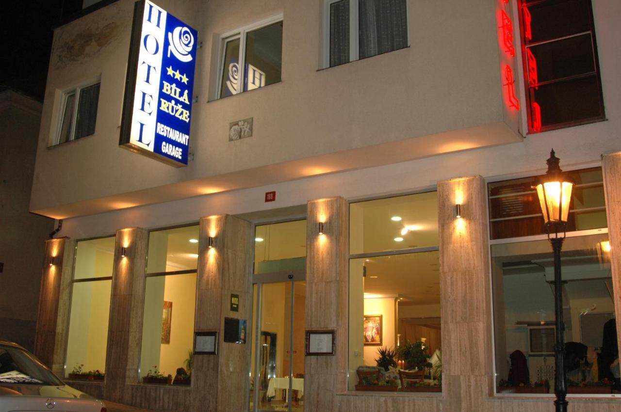 Hotel Bila Ruze Písek Exterior foto